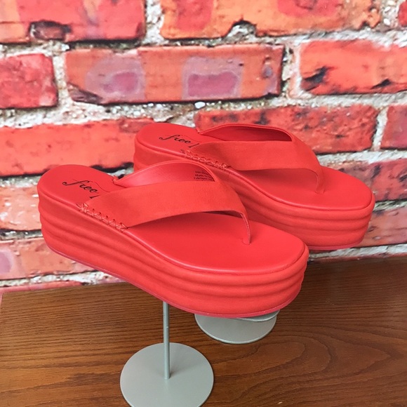 Free People Haven Thong Flatform Leather Sandals / Flip Flops in Flame - Picture 4 of 15